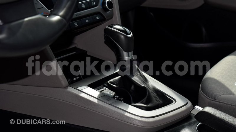 Big with watermark hyundai elantra diana import dubai 4135