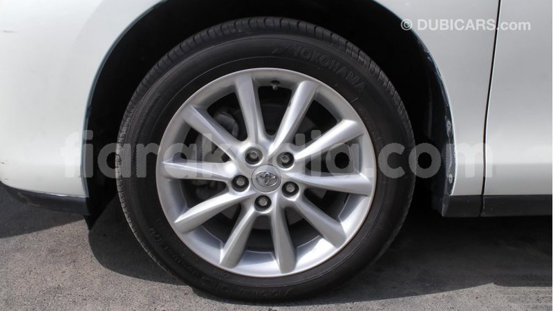 Big with watermark toyota previa diana import dubai 4147