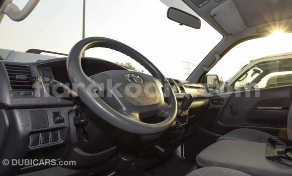 Hividy Toyota Hiace fotsy Car in Import - Dubai in Diana Hividy Toyota Hiace fotsy Car in Import - Dubai in Diana