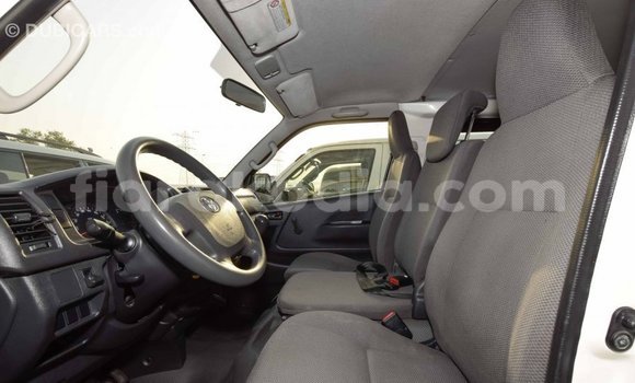Hividy Toyota Hiace fotsy Car in Import - Dubai in Diana Hividy Toyota Hiace fotsy Car in Import - Dubai in Diana