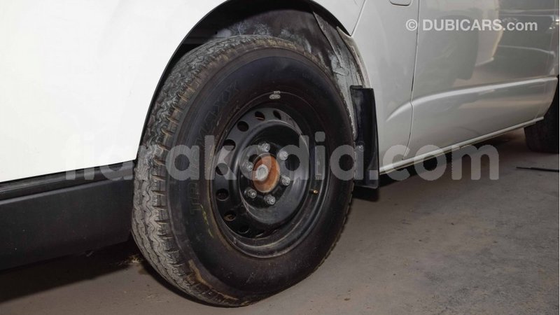 Big with watermark toyota hiace diana import dubai 4151