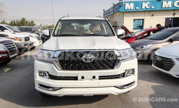 Acheter Import Voiture Toyota Land Cruiser Blanc à Import - Dubai, Diana Acheter Import Voiture Toyota Land Cruiser Blanc à Import - Dubai, Diana