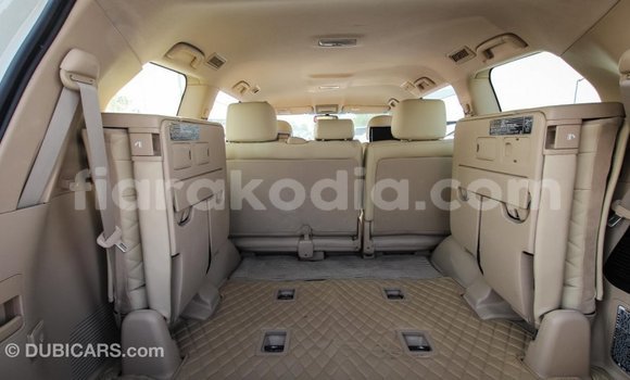 Acheter Import Voiture Toyota Land Cruiser Blanc à Import - Dubai, Diana Acheter Import Voiture Toyota Land Cruiser Blanc à Import - Dubai, Diana