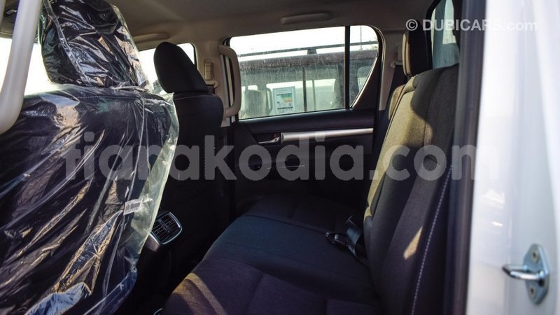 Big with watermark toyota hilux diana import dubai 4155