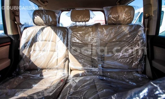 Hividy Toyota Land Cruiser fotsy Car in Import - Dubai in Diana Hividy Toyota Land Cruiser fotsy Car in Import - Dubai in Diana