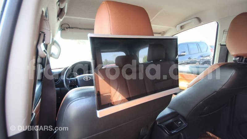 Big with watermark toyota fortuner diana import dubai 4162