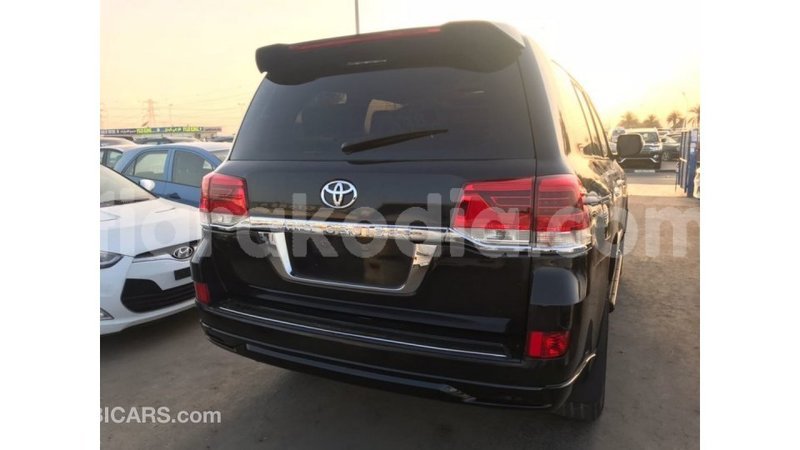 Big with watermark toyota land cruiser diana import dubai 4164