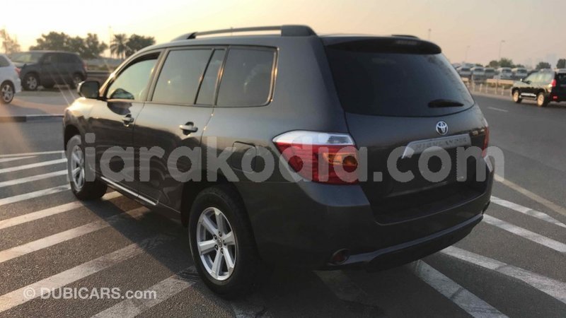 Big with watermark toyota highlander diana import dubai 4183