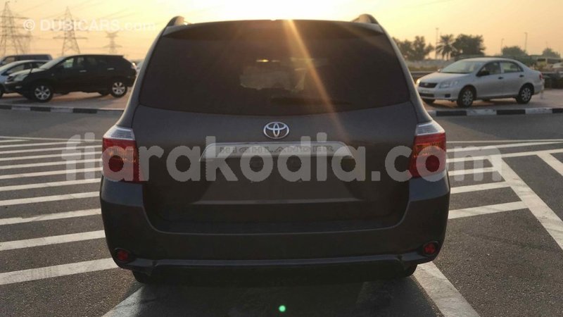 Big with watermark toyota highlander diana import dubai 4183