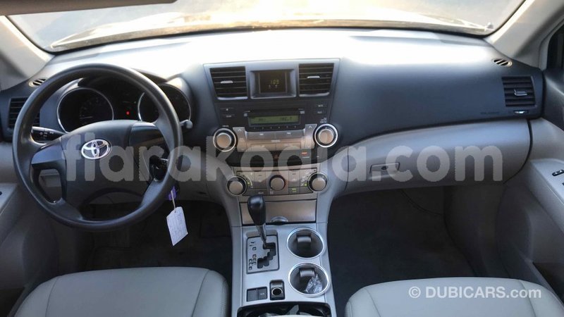 Big with watermark toyota highlander diana import dubai 4183