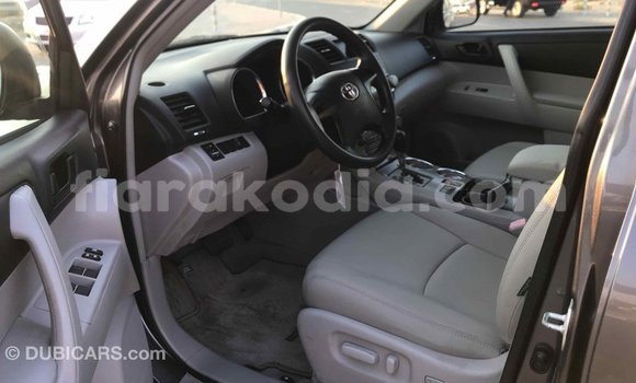 Hividy Toyota Highlander Hafa Car in Import - Dubai in Diana Hividy Toyota Highlander Hafa Car in Import - Dubai in Diana