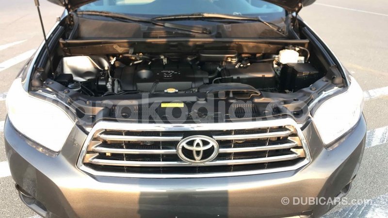 Big with watermark toyota highlander diana import dubai 4183