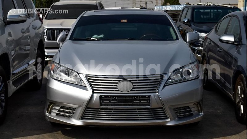 Big with watermark lexus es diana import dubai 4193