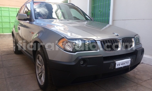 Acheter Occasion Voiture BMW 3-Series Gris à Antananarivo au Analamanga Acheter Occasion Voiture BMW 3-Series Gris à Antananarivo au Analamanga