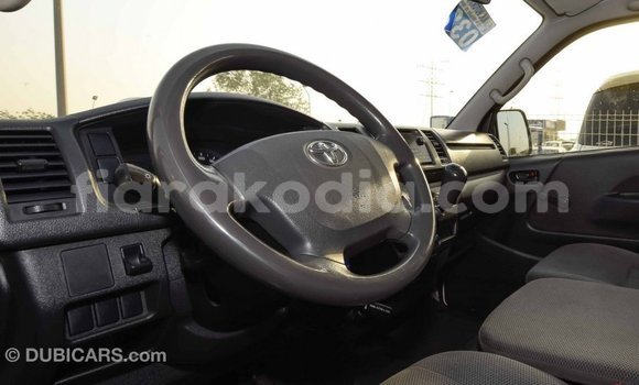 Hividy Toyota Hiace fotsy Car in Import - Dubai in Diana Hividy Toyota Hiace fotsy Car in Import - Dubai in Diana