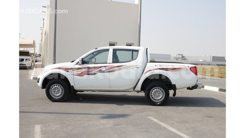 Big with watermark mitsubishi l200 diana import dubai 4221