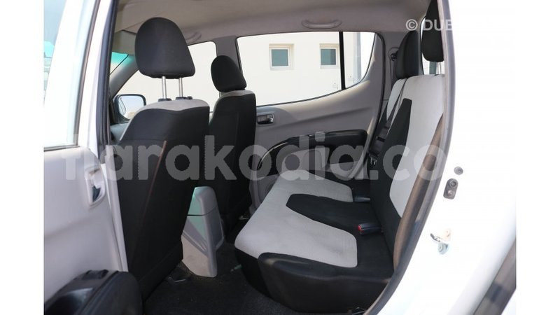 Big with watermark mitsubishi l200 diana import dubai 4221