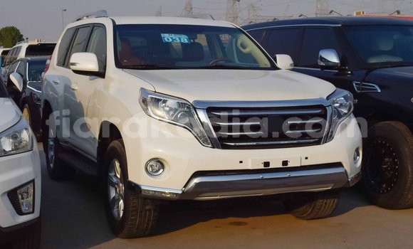 Acheter Import Voiture Toyota Prado Blanc à Import - Dubai, Diana Acheter Import Voiture Toyota Prado Blanc à Import - Dubai, Diana