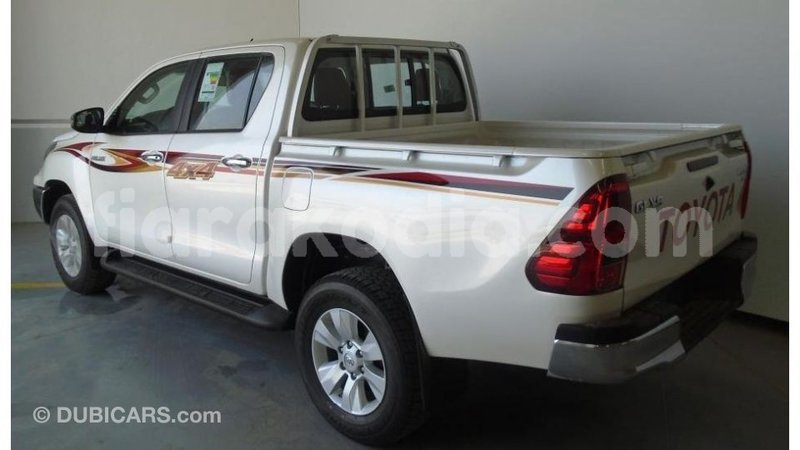 Big with watermark toyota hilux diana import dubai 4241