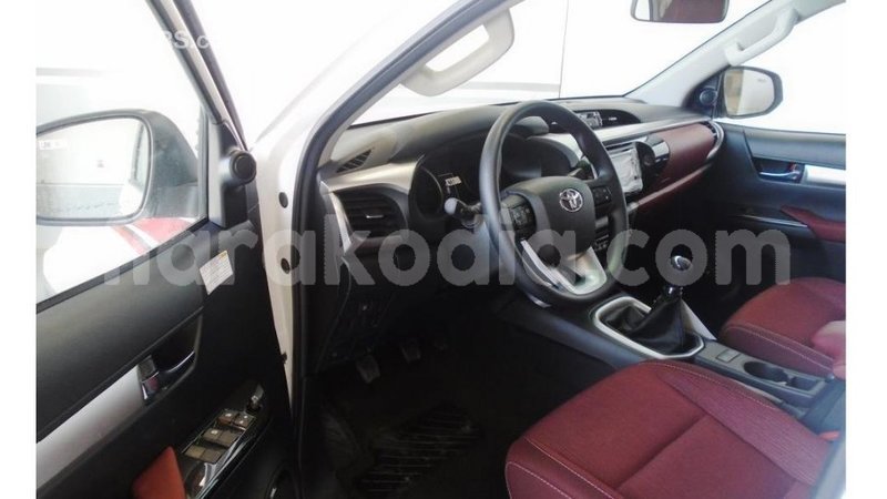 Big with watermark toyota hilux diana import dubai 4241