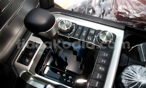 Acheter Import Voiture Toyota Land Cruiser Noir à Import - Dubai, Diana Acheter Import Voiture Toyota Land Cruiser Noir à Import - Dubai, Diana