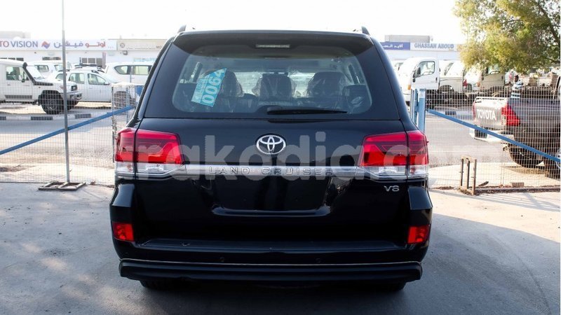 Big with watermark toyota land cruiser diana import dubai 4242