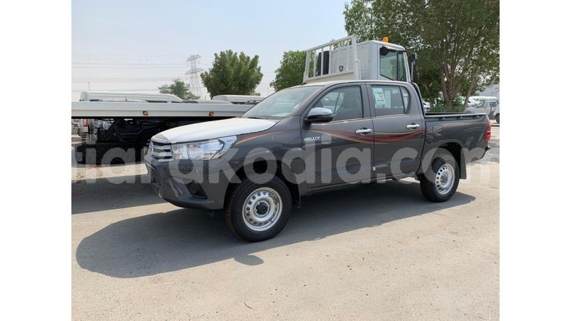 Big with watermark toyota hilux diana import dubai 4254