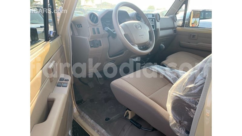 Big with watermark toyota land cruiser diana import dubai 4255