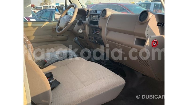 Big with watermark toyota land cruiser diana import dubai 4255