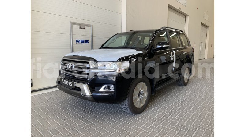 Big with watermark toyota land cruiser diana import dubai 4258