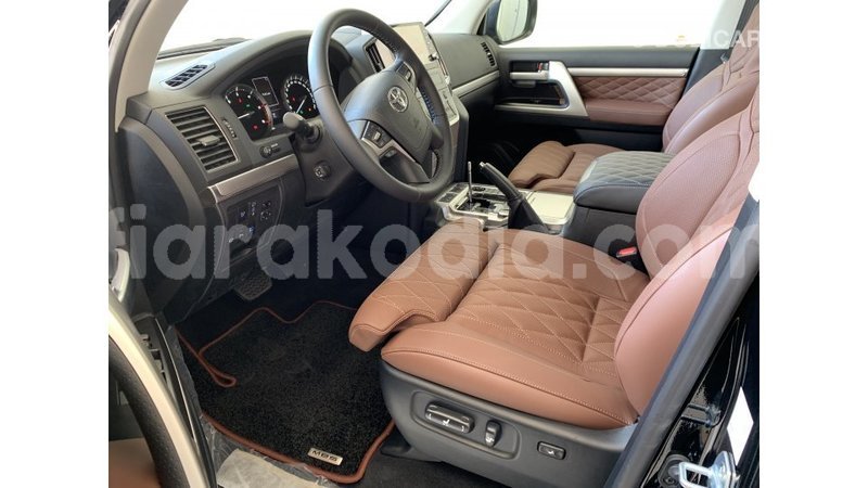 Big with watermark toyota land cruiser diana import dubai 4258