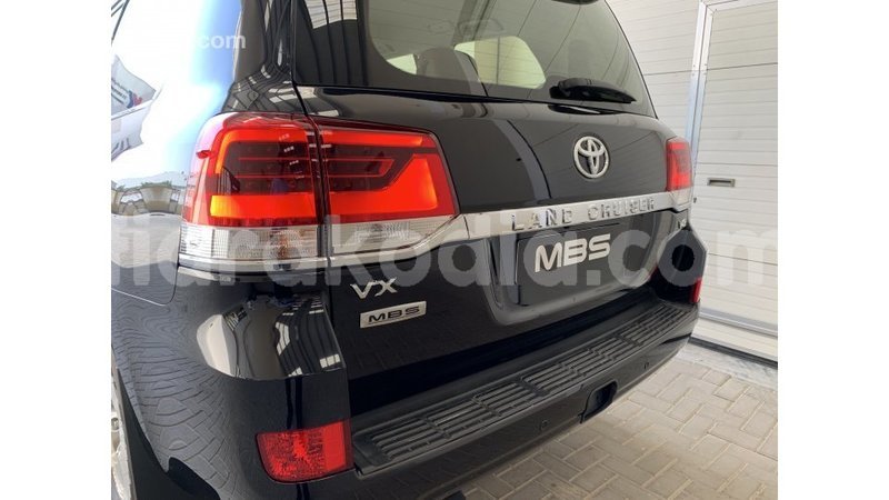 Big with watermark toyota land cruiser diana import dubai 4258