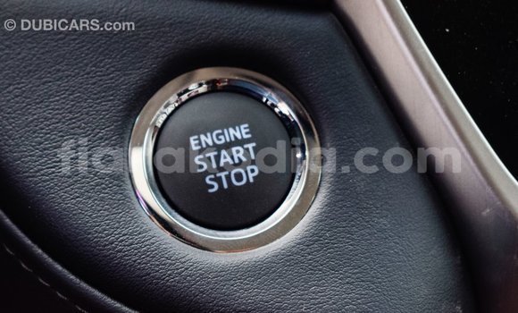 Acheter Import Voiture Toyota Land Cruiser Blanc à Import - Dubai, Diana Acheter Import Voiture Toyota Land Cruiser Blanc à Import - Dubai, Diana