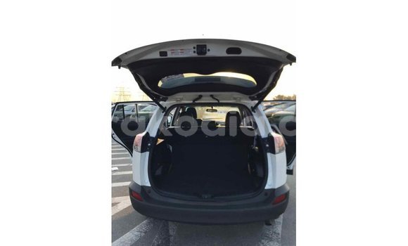 Acheter Import Utilitaire Toyota HiAce Blanc à Import - Dubai, Diana Acheter Import Utilitaire Toyota HiAce Blanc à Import - Dubai, Diana