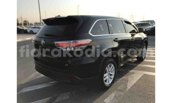 Acheter Import Voiture Toyota Highlander Noir à Import - Dubai, Diana Acheter Import Voiture Toyota Highlander Noir à Import - Dubai, Diana