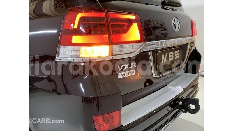 Big with watermark toyota land cruiser diana import dubai 4265