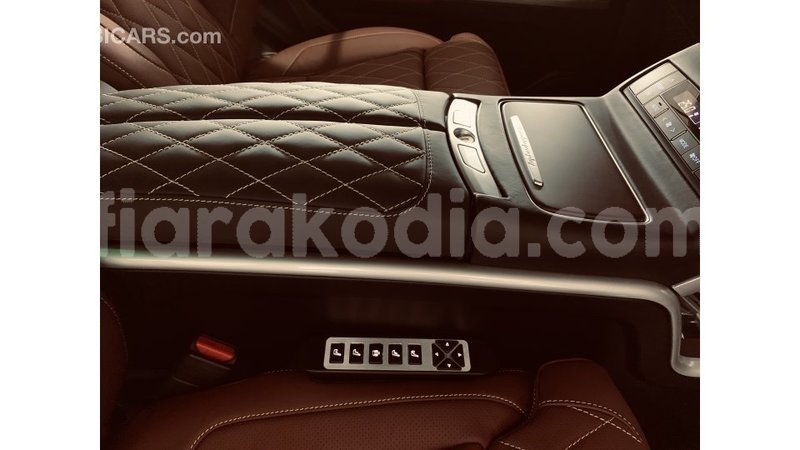 Big with watermark toyota land cruiser diana import dubai 4265