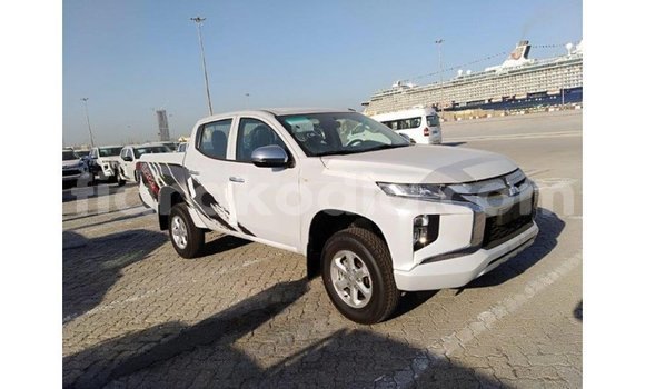 Acheter Import Voiture Mitsubishi L200 Blanc à Import - Dubai, Diana Acheter Import Voiture Mitsubishi L200 Blanc à Import - Dubai, Diana
