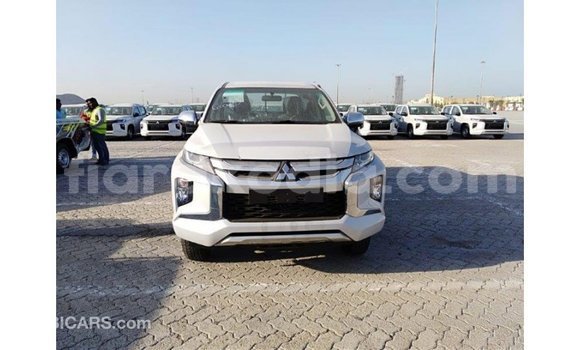 Acheter Import Voiture Mitsubishi L200 Blanc à Import - Dubai, Diana Acheter Import Voiture Mitsubishi L200 Blanc à Import - Dubai, Diana