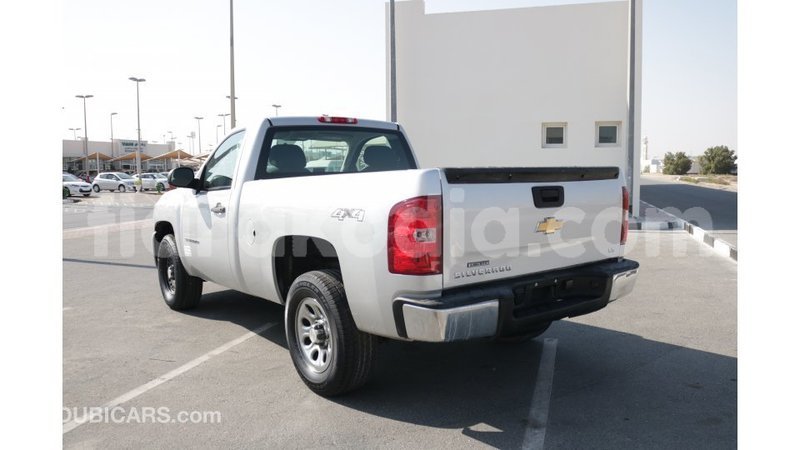 Big with watermark chevrolet silverado diana import dubai 4275