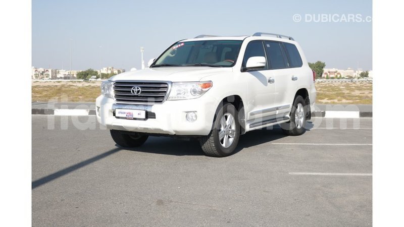 Big with watermark toyota land cruiser diana import dubai 4280