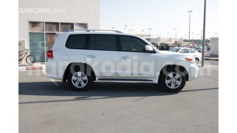 Big with watermark toyota land cruiser diana import dubai 4280