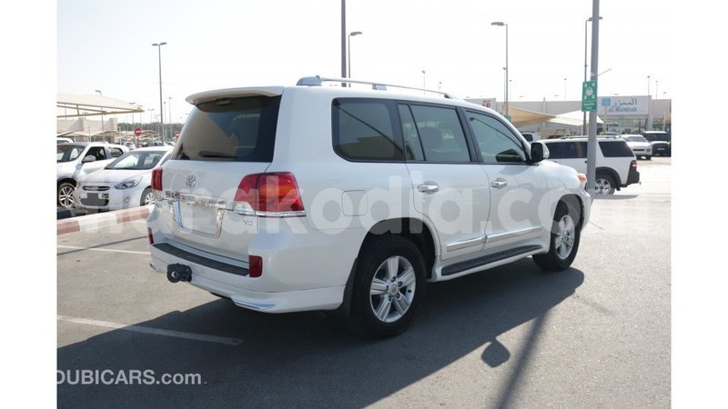 Big with watermark toyota land cruiser diana import dubai 4280