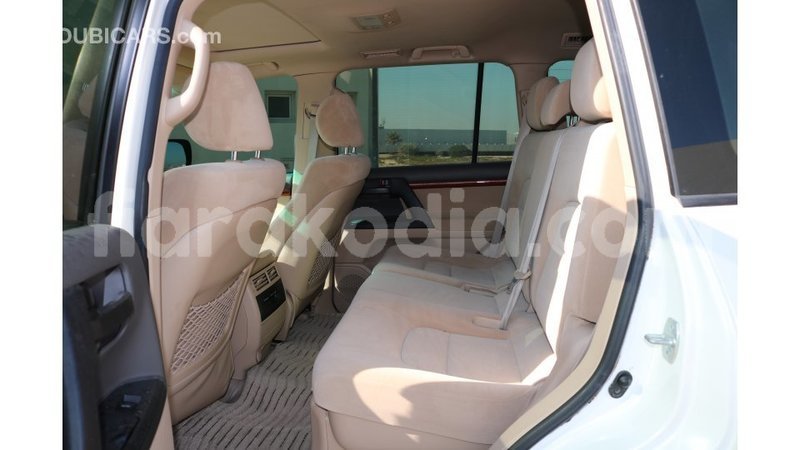 Big with watermark toyota land cruiser diana import dubai 4280