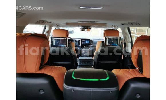 Acheter Import Voiture Toyota Land Cruiser Noir à Import - Dubai, Diana Acheter Import Voiture Toyota Land Cruiser Noir à Import - Dubai, Diana