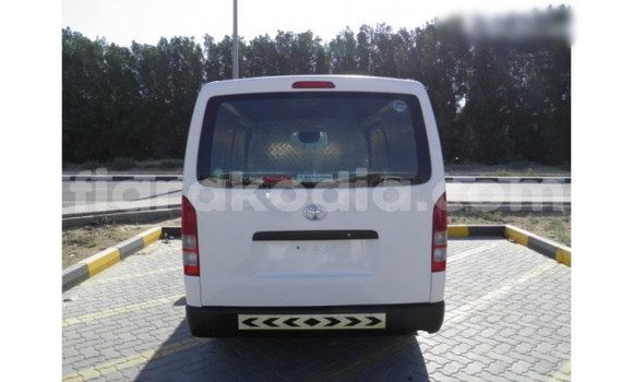Buy Used Toyota Hiace White Car in Ambanja in Diana Buy Used Toyota Hiace White Car in Ambanja in Diana