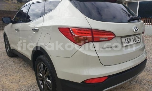 Buy Used Hyundai Santa Fe White Car in Ambanja in Diana Buy Used Hyundai Santa Fe White Car in Ambanja in Diana