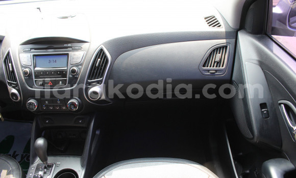 Buy Used Hyundai Tucson Silver Car in Ambanja in Diana Buy Used Hyundai Tucson Silver Car in Ambanja in Diana