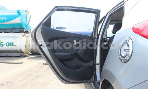 Buy Used Hyundai Tucson Silver Car in Ambanja in Diana Buy Used Hyundai Tucson Silver Car in Ambanja in Diana