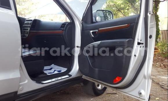 Buy Used Hyundai Santa Fe Silver Car in Ambanja in Diana Buy Used Hyundai Santa Fe Silver Car in Ambanja in Diana